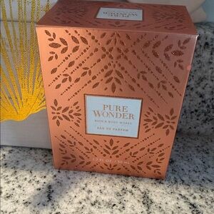 Bath & Body Works Eau de Parfum in Copper and White body perfume